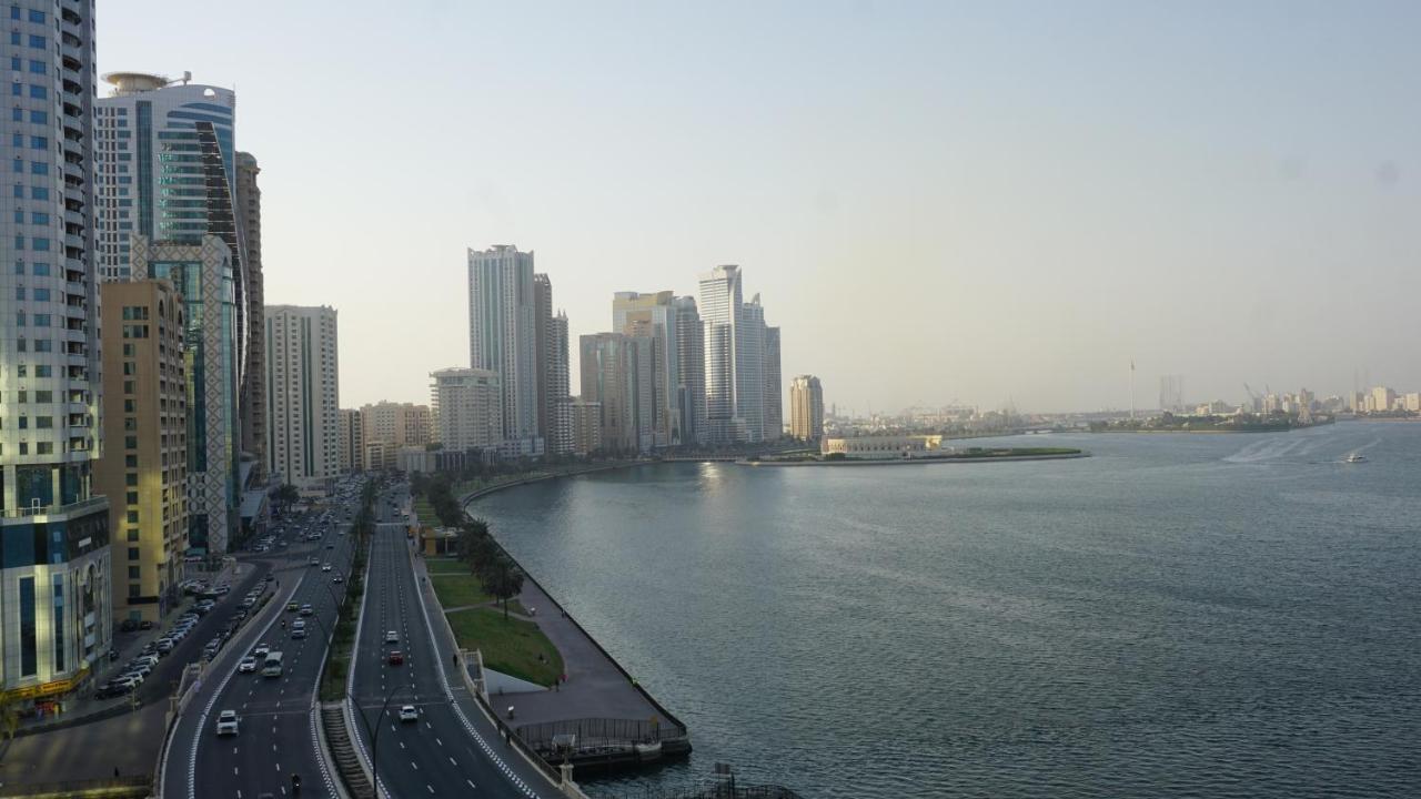 Golden Tulip Sharjah Aparthotel Exterior photo
