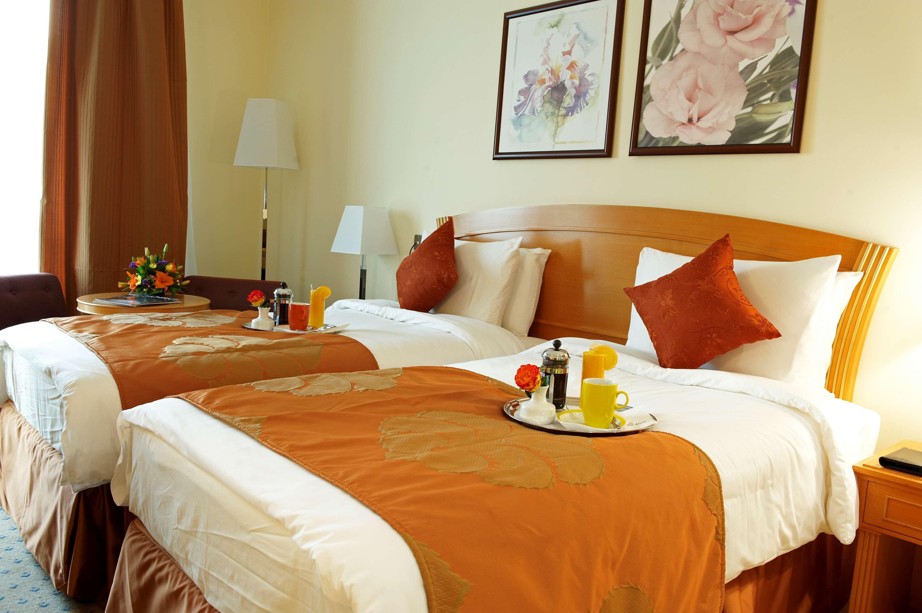 Golden Tulip Sharjah Aparthotel Exterior photo