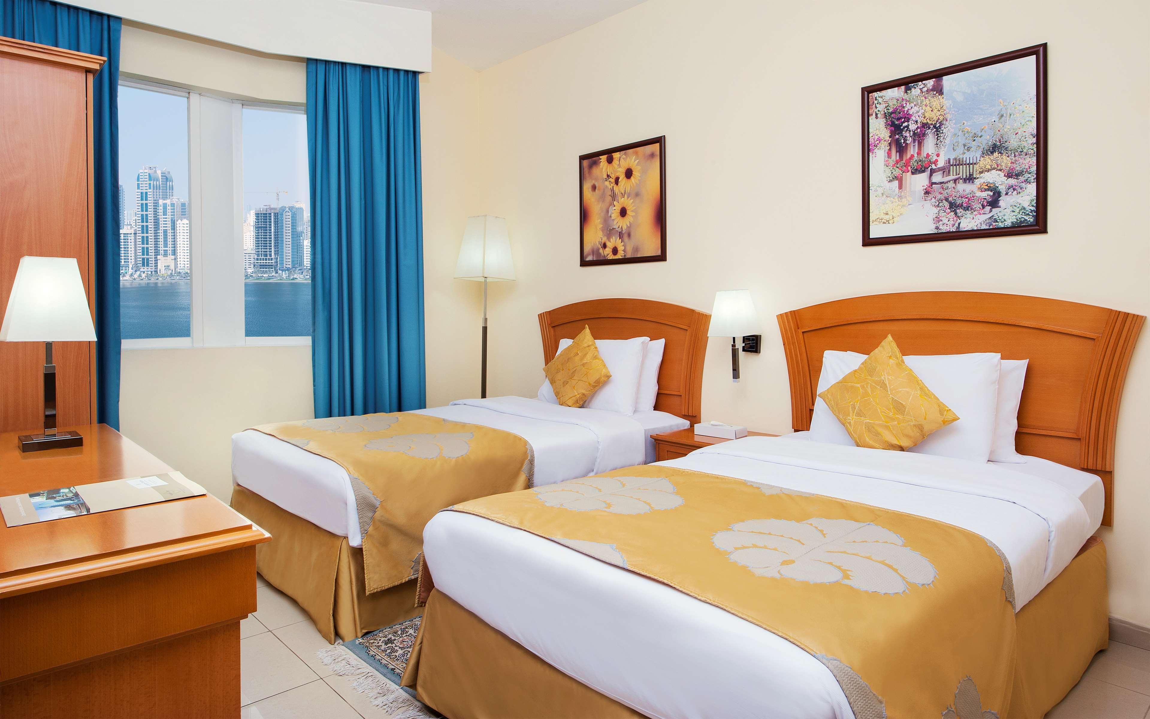 Golden Tulip Sharjah Aparthotel Exterior photo