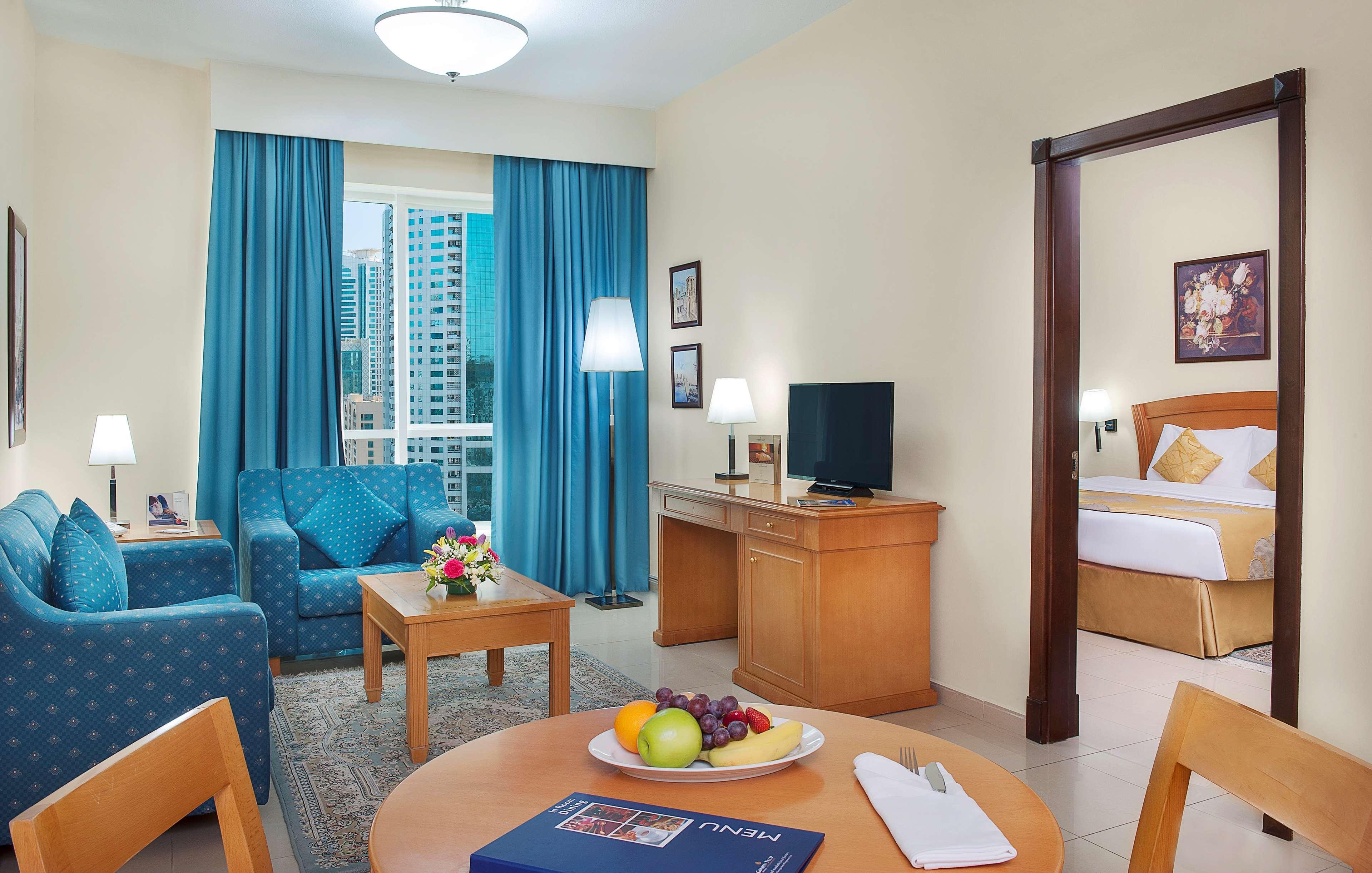 Golden Tulip Sharjah Aparthotel Exterior photo