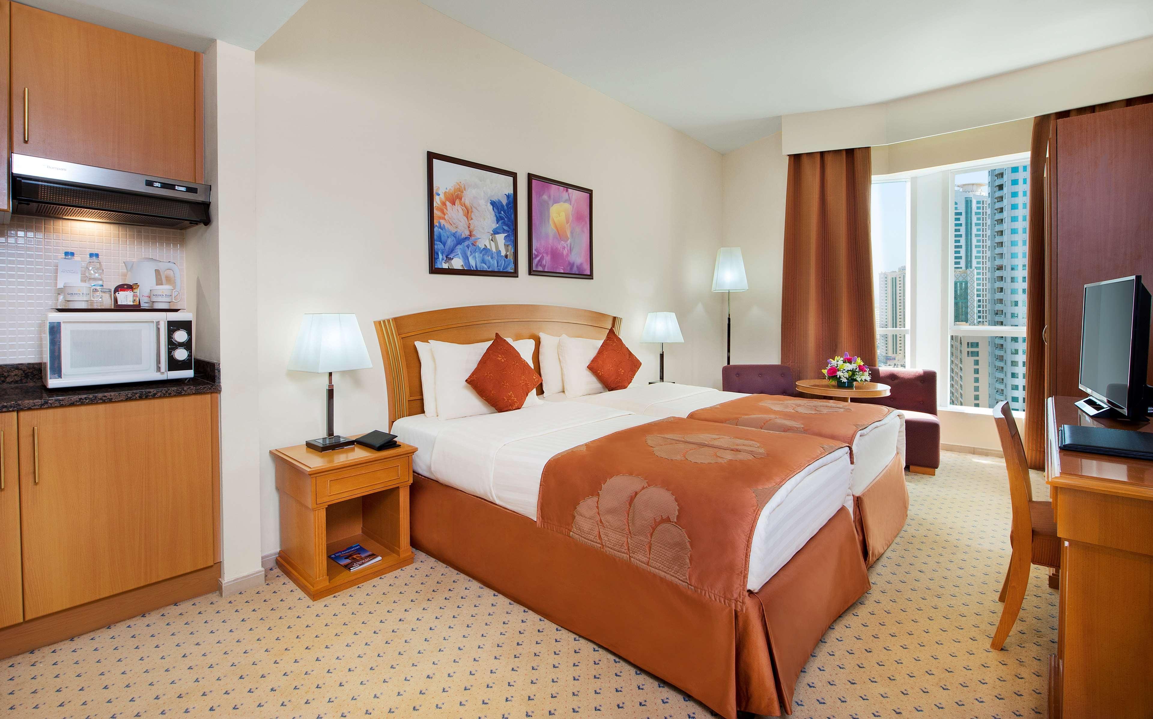 Golden Tulip Sharjah Aparthotel Exterior photo