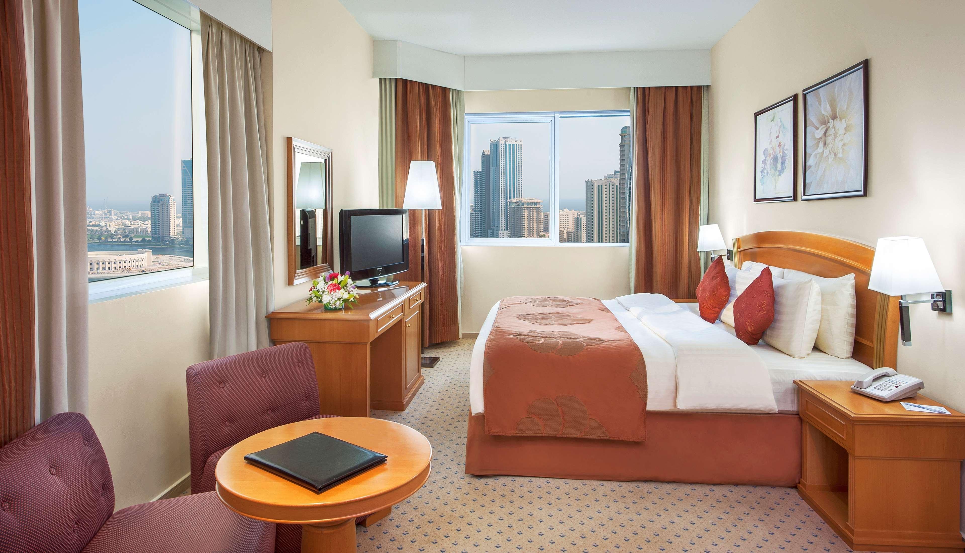 Golden Tulip Sharjah Aparthotel Exterior photo