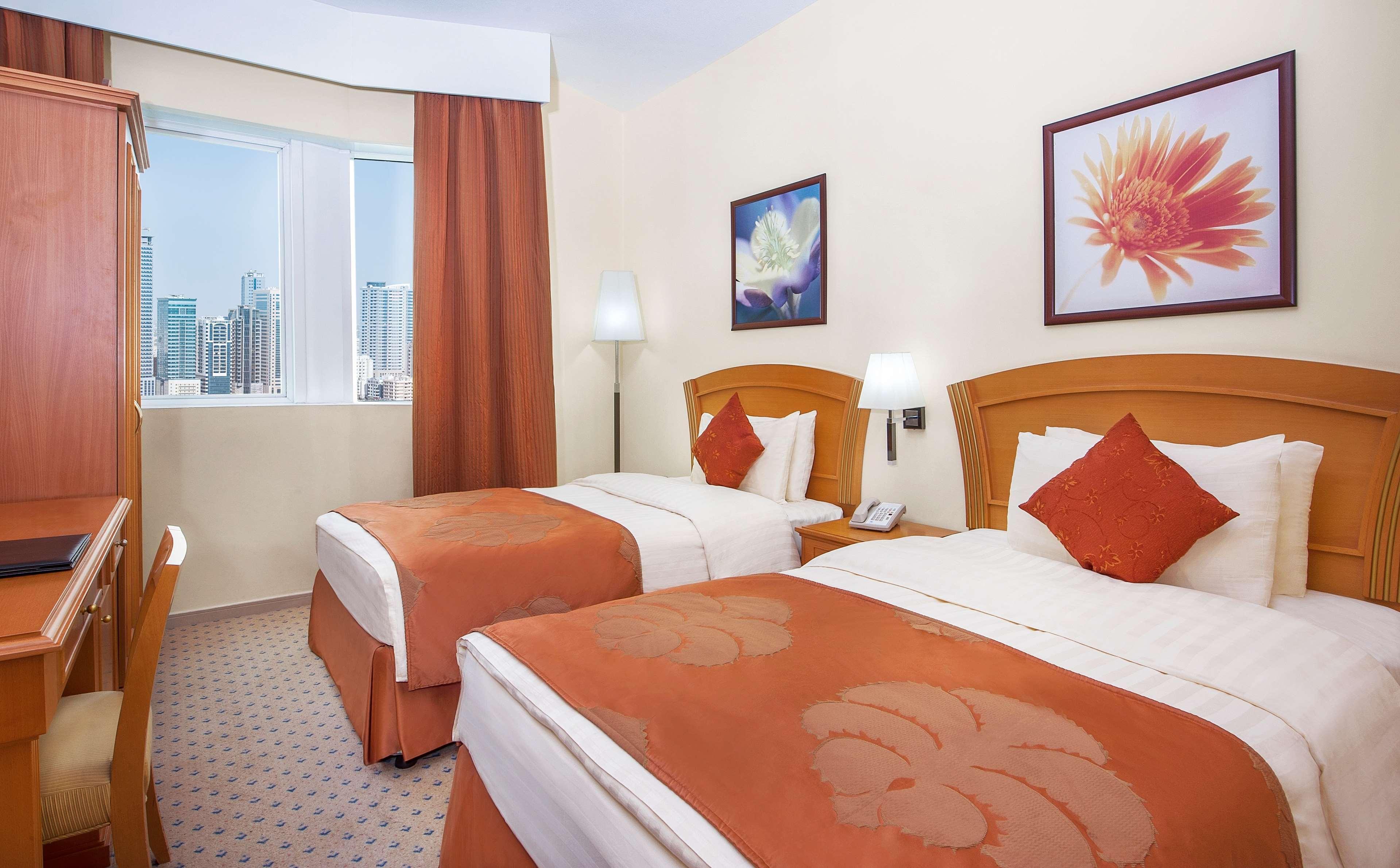 Golden Tulip Sharjah Aparthotel Exterior photo